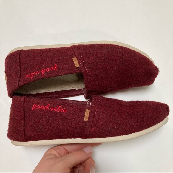 Tom's "Good Vibes" Faux Wool Shoes - Picture 7 of 9